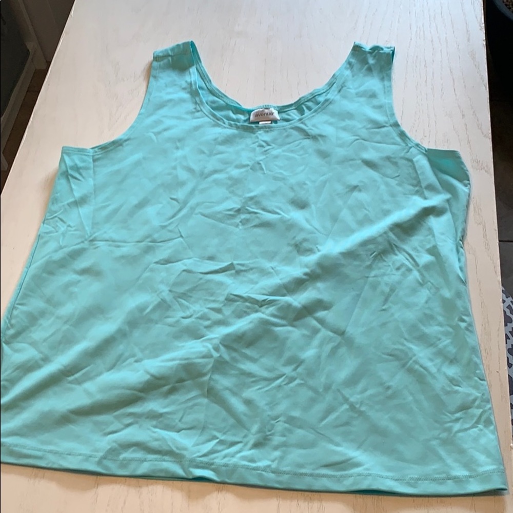 Avenue Shell Mint Green Size 18/20 NWOT